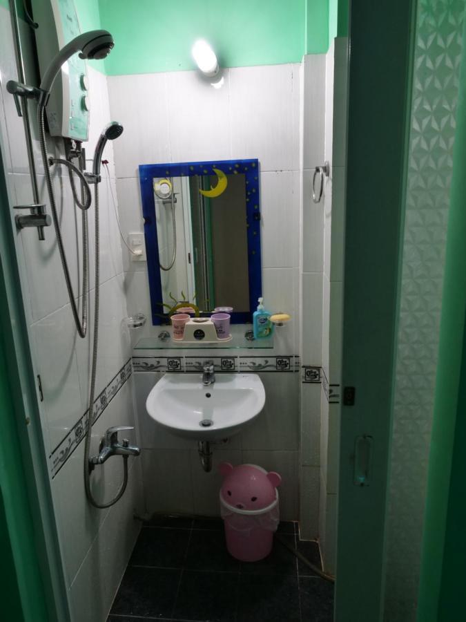 Couette-café Charlie Gweilo Homestay *